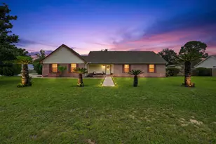 907 Pinellas Dr, Crestview, FL 32536 - Photo 2