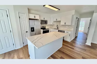 215 Parkwood Circle, Niceville, FL 32578 - Photo 10