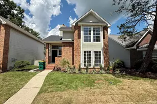215 Parkwood Cir, Niceville, FL 32578 - Photo 4