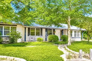 4 NE Bay Dr, Fort Walton Beach, FL 32548 - Photo 1