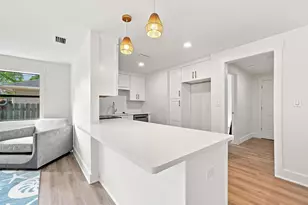 1215 S Cedar Ave, Niceville, FL 32578 - Photo 10