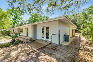 8 SE Waynel Circle, Fort Walton Beach, FL 32548 - Photo 2