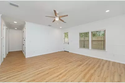 443 E Cobb Avenue, Crestview, FL 32539 - Photo 18