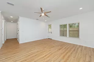 443 E Cobb Ave, Crestview, FL 32539 - Photo 18