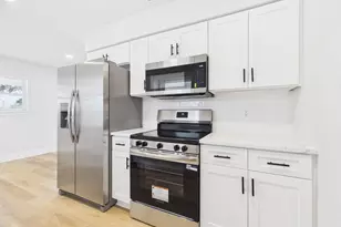 343 NW Hollywood Blvd, Fort Walton Beach, FL 32548 - Photo 12