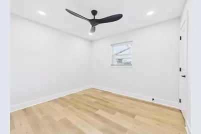 343 NW Hollywood Boulevard, Fort Walton Beach, FL 32548 - Photo 18