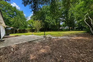 203 NW Loizos Dr, Fort Walton Beach, FL 32548 - Photo 14