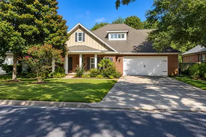 219 Girard Avenue, Fort Walton Beach, FL 32548 - Photo 1