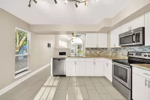 420 Bristol Cove Rd, Mary Esther, FL 32569 - Photo 10