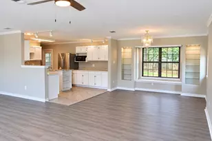424 NE Woodrow St, Fort Walton Beach, FL 32547 - Photo 10