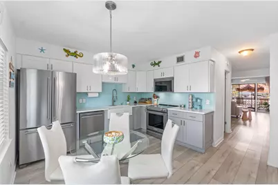 8522 Gulf Boulevard #APT 3, Navarre, FL 32566 - Photo 4