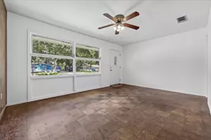 222 NW Moriarty St, Fort Walton Beach, FL 32548 - Photo 8