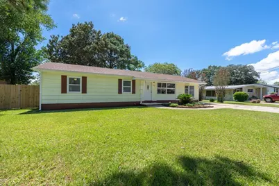 222 NW Moriarty Street, Fort Walton Beach, FL 32548 - Photo 2