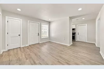 316 SW Hollywood Boulevard, Fort Walton Beach, FL 32548 - Photo 8