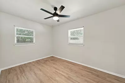316 SW Hollywood Boulevard, Fort Walton Beach, FL 32548 - Photo 12