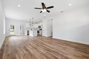 2826 Blackbird Ct, Crestview, FL 32539 - Photo 4