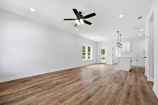 2826 Blackbird Ct, Crestview, FL 32539 - Photo 2