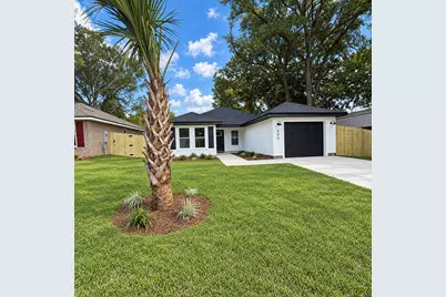 880 E Walnut Avenue, Crestview, FL 32539 - Photo 2