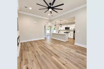 880 E Walnut Avenue, Crestview, FL 32539 - Photo 8