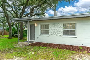 718 NE Eglin Pkwy, Fort Walton Beach, FL 32547 - Photo 4