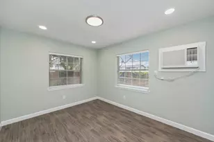 718 NE Eglin Pkwy, Fort Walton Beach, FL 32547 - Photo 14