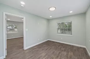 718 NE Eglin Pkwy, Fort Walton Beach, FL 32547 - Photo 16