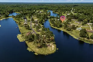 991 Pinewood Dr, Defuniak Springs, FL 32433 - Photo 2