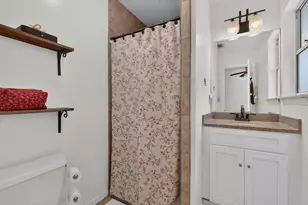 139 Midland Ct, Niceville, FL 32578 - Photo 32
