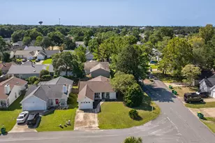 139 Midland Ct, Niceville, FL 32578 - Photo 8