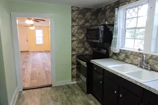201 Dixie St, Crestview, FL 32536 - Photo 6