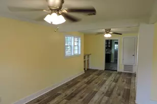 201 Dixie St, Crestview, FL 32536 - Photo 2