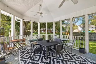 2568 Palm Shores Dr, Shalimar, FL 32579 - Photo 8
