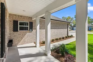 305 Howard St, Niceville, FL 32578 - Photo 4