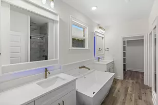 305 Howard St, Niceville, FL 32578 - Photo 12