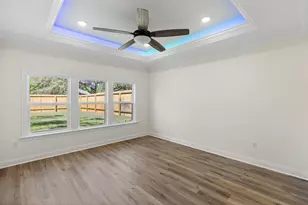 305 Howard St, Niceville, FL 32578 - Photo 10