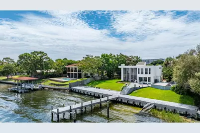 521 Dorado Avenue, Fort Walton Beach, FL 32548 - Photo 1