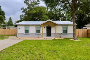 3172 Maple St, Crestview, FL 32539 - Photo 1