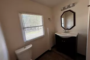 1063 S Wilson St, Crestview, FL 32536 - Photo 6