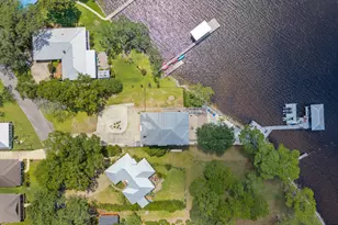 1027 Christy Dr, Niceville, FL 32578 - Photo 2