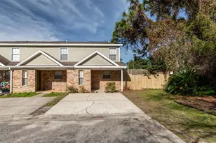 2415 Suwanee Ln, Fort Walton Beach, FL 32547 - Photo 1