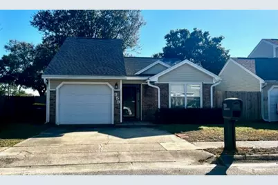 359 NW Canterbury Circle, Fort Walton Beach, FL 32548 - Photo 1