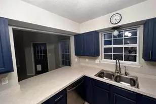 359 NW Canterbury Circle, Fort Walton Beach, FL 32548 - Photo 4