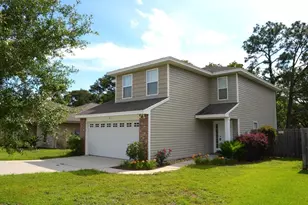 71 10th St, Shalimar, FL 32579 - Photo 2