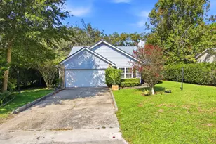 2129 Bellmeade Cir, Navarre, FL 32566 - Photo 1