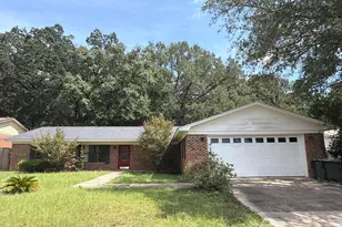 5748 Princeton Dr, Pensacola, FL 32526 - Photo 1