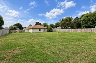 8915 Longmont Way, Milton, FL 32583 - Photo 4