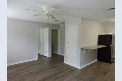 692 E Williams Avenue, Crestview, FL 32539 - Photo 6
