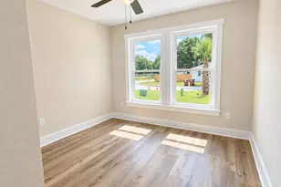 878 E Walnut Ave, Crestview, FL 32539 - Photo 12