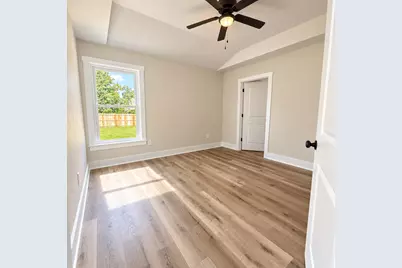 878 E Walnut Avenue, Crestview, FL 32539 - Photo 8