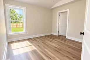 878 E Walnut Ave, Crestview, FL 32539 - Photo 8